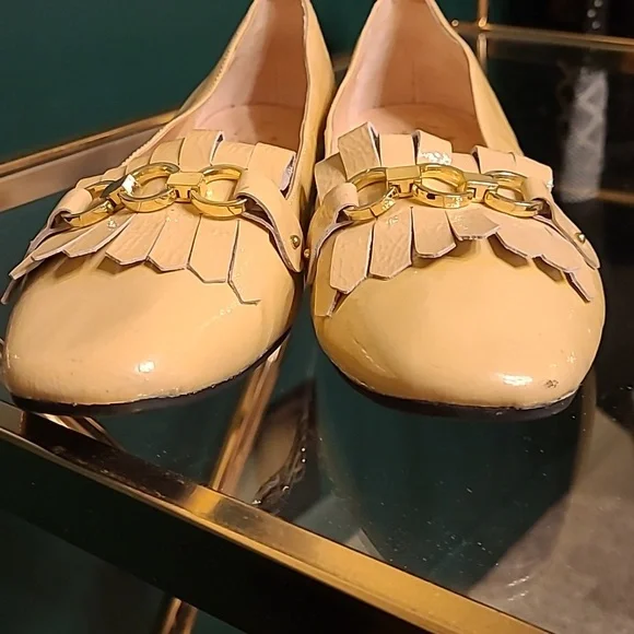 KATE SPADE patent leather Karen tuxedo cream loafers - Picture 4 of 9